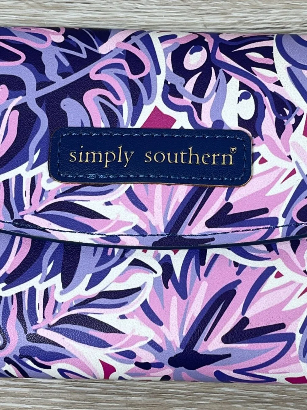 NWOT SIMPLY SOUTHERN WALLET ORGANIZER